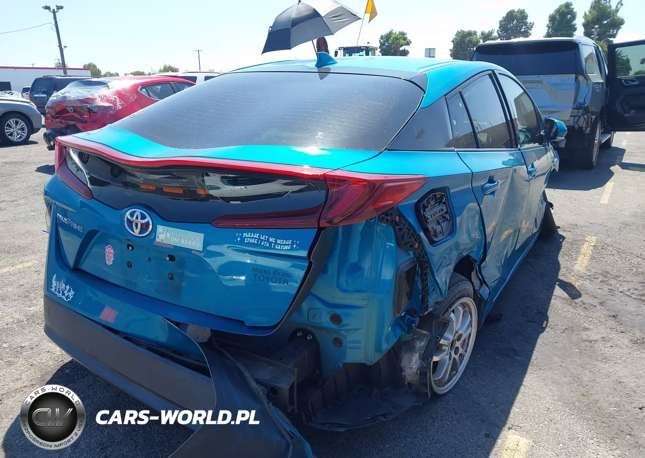 2019 Toyota Prius Prime Plus VIN:JTDKARFP8K3118359 - 4