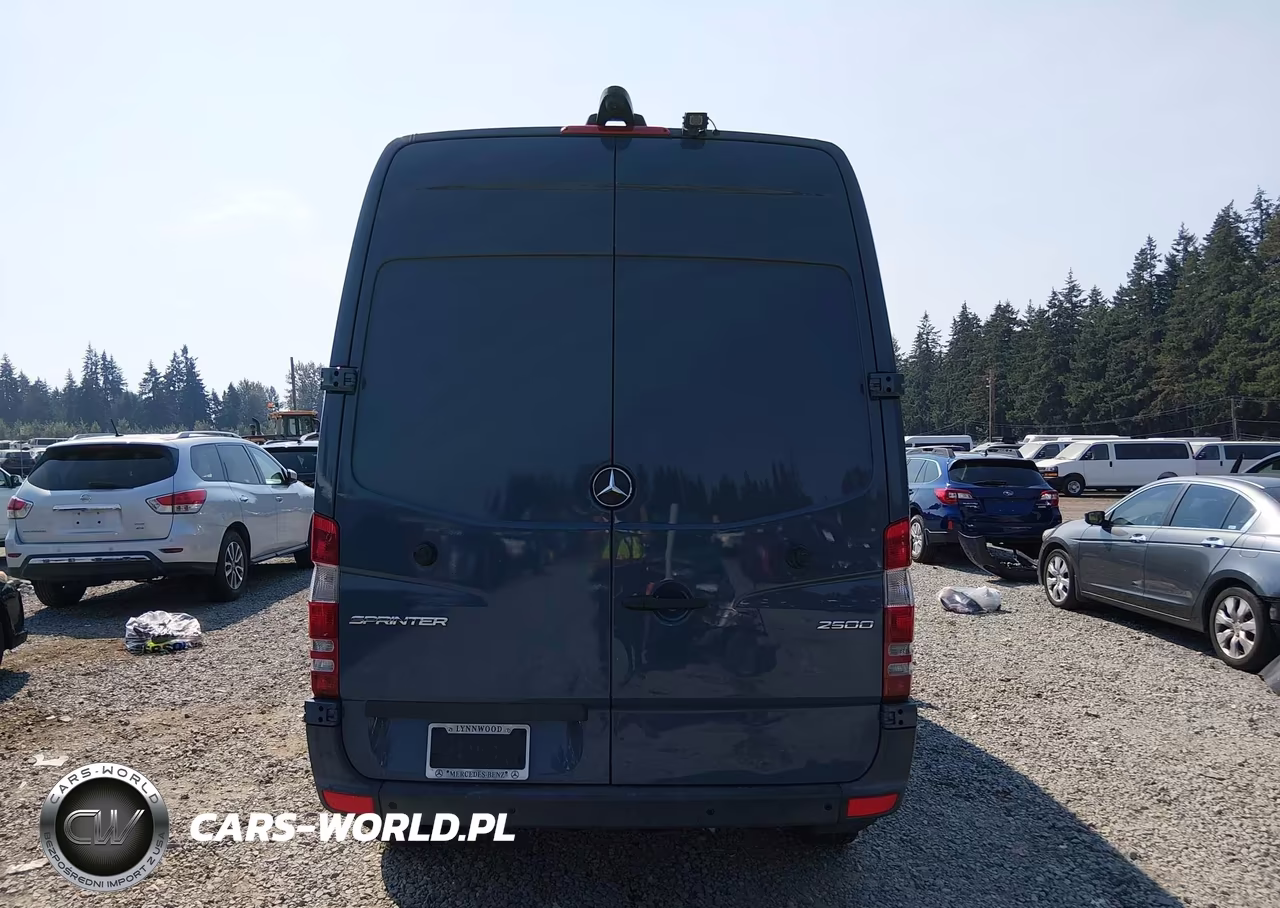 2018 Mercedes-Benz Sprinter 2500 Standard Roof V6 VIN:WD3PE7CD9JP641335 - 15