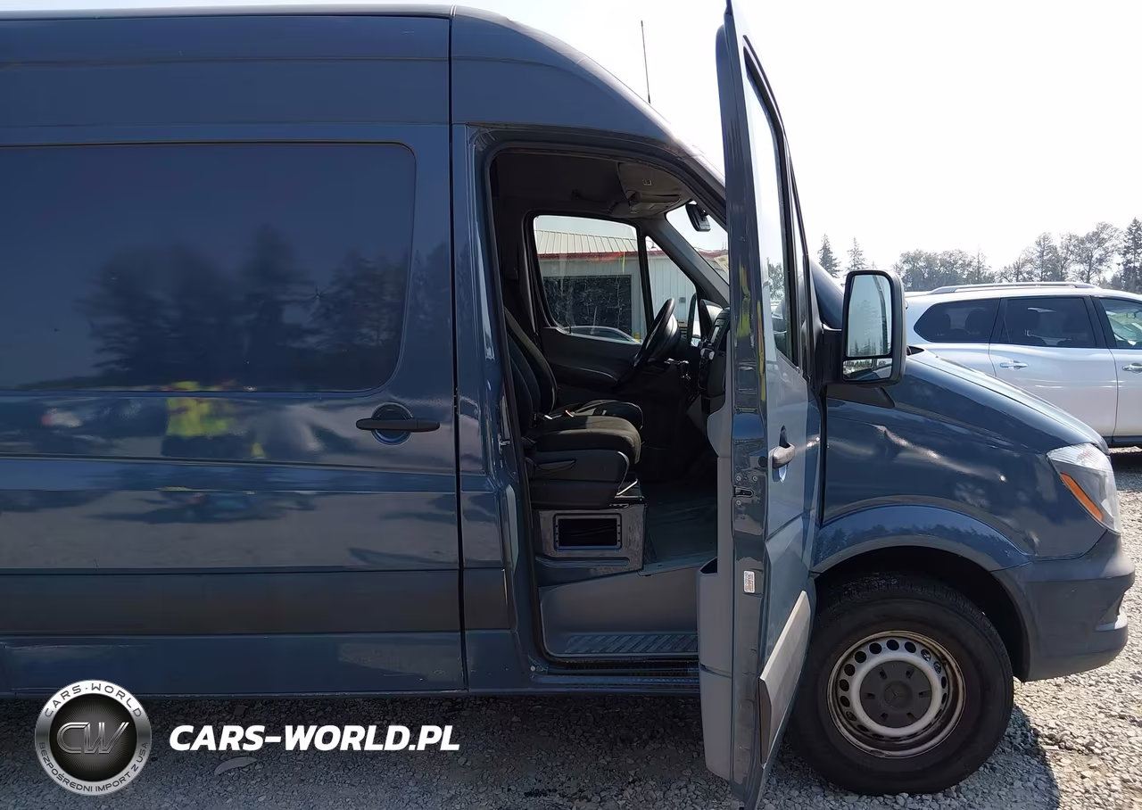 2018 Mercedes-Benz Sprinter 2500 Standard Roof V6 VIN:WD3PE7CD9JP641335 - 5