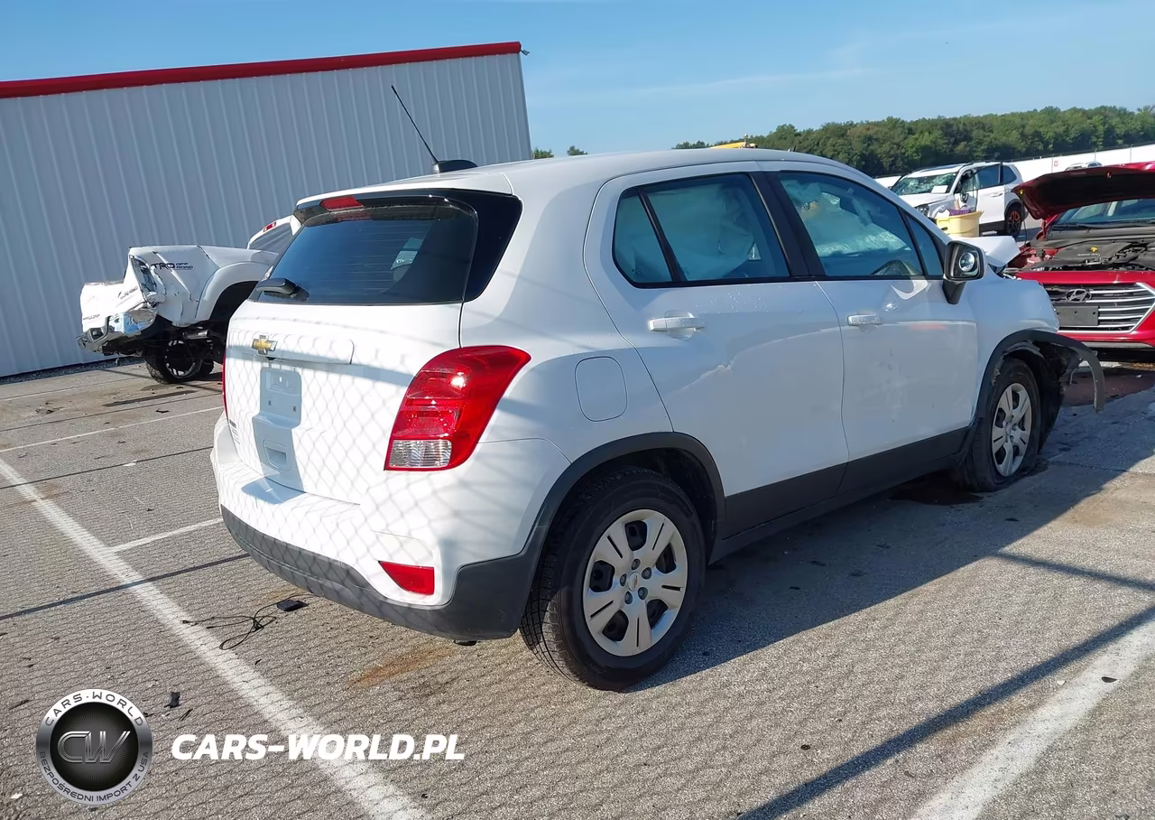 2017 Chevrolet Trax Ls VIN:3GNCJKSB3HL279678 - 4