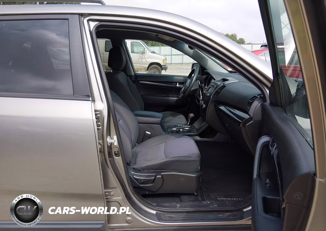 2011 Kia Sorento Lx V6 VIN:5XYKT4A26BG091621 - 5