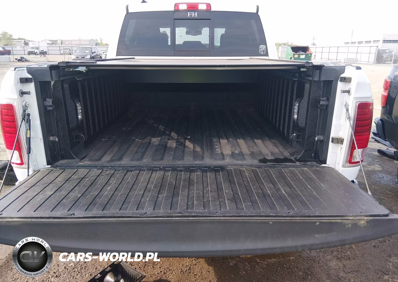 2017 Ram 1500 Laramie 4X4 5'7 Box VIN:1C6RR7NT4HS756186 - 17