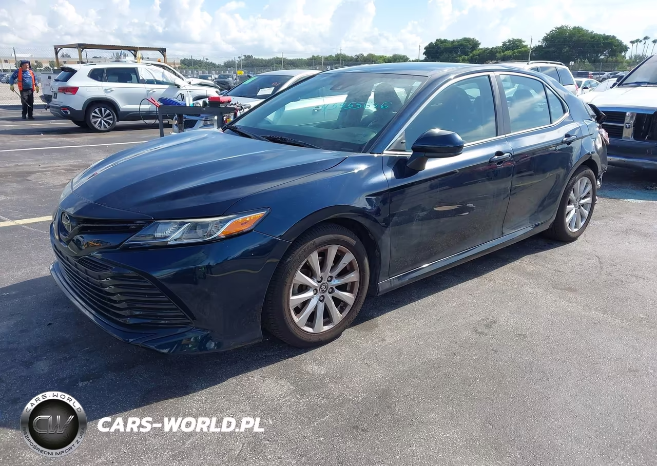 2020 Toyota Camry Le VIN:4T1C11AKXLU996478 - 2
