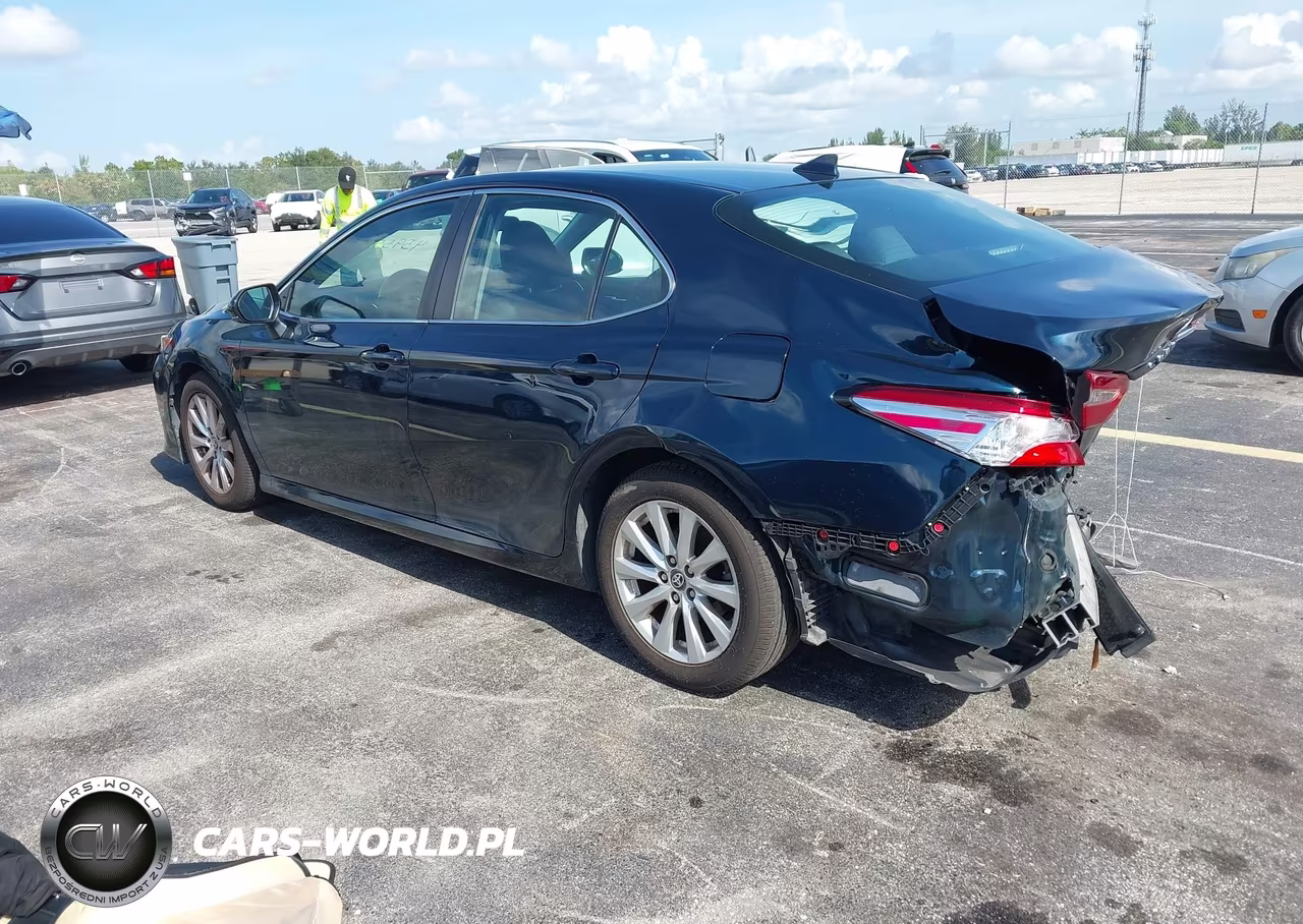2020 Toyota Camry Le VIN:4T1C11AKXLU996478 - 3