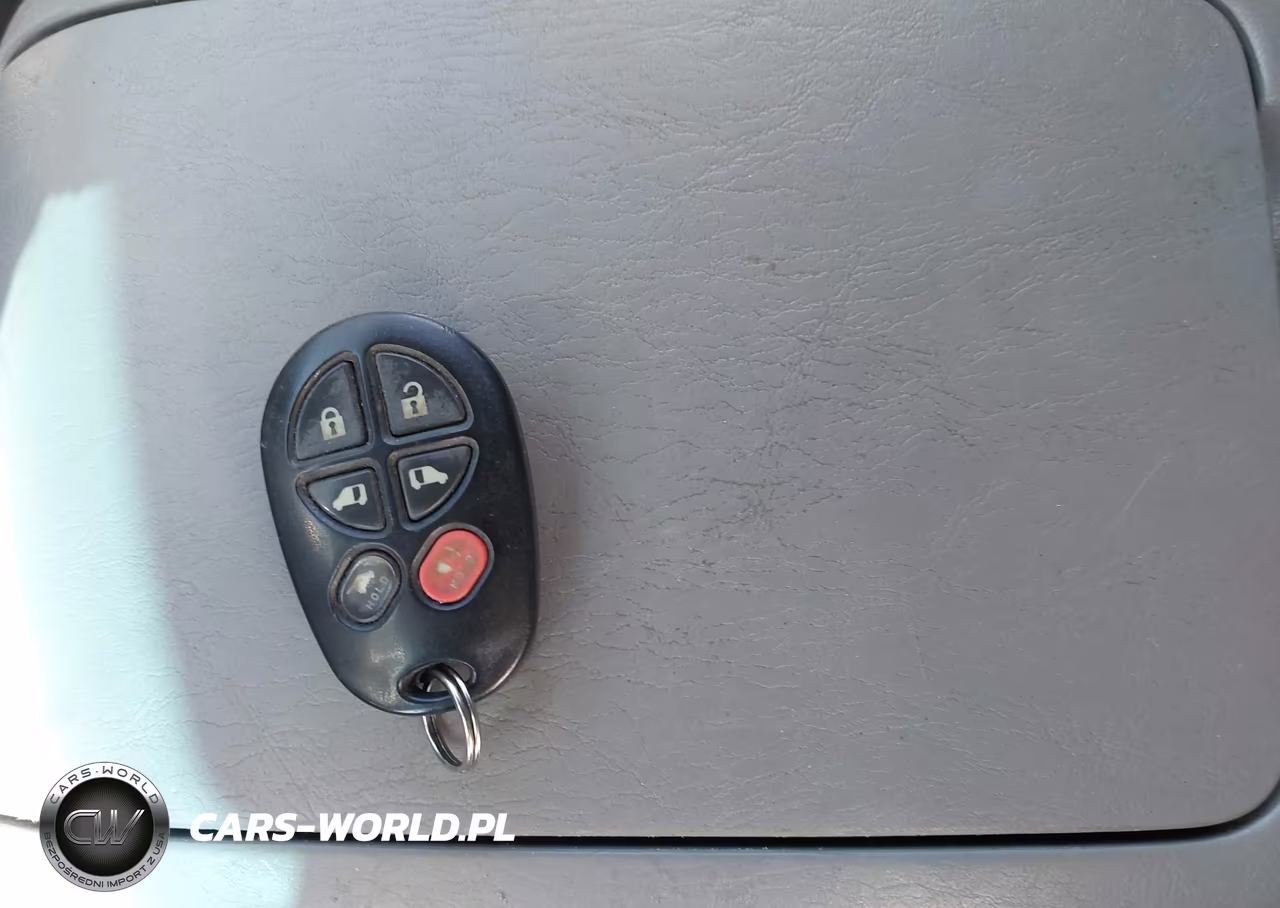 2010 Toyota Sienna Limited VIN:5TDYK4CC8AS330283 - 11