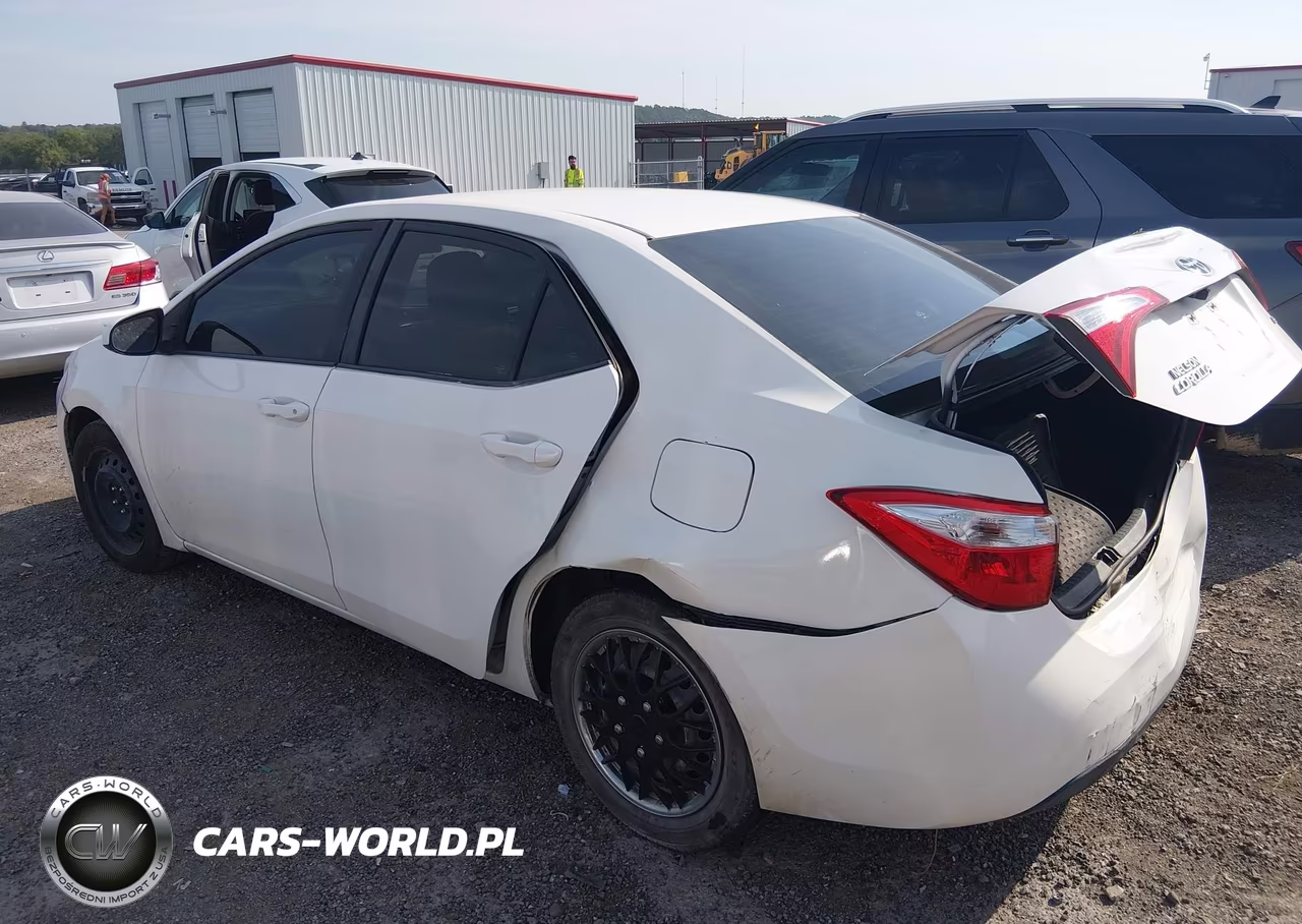 2015 Toyota Corolla Le VIN:5YFBURHE6FP327079 - 14