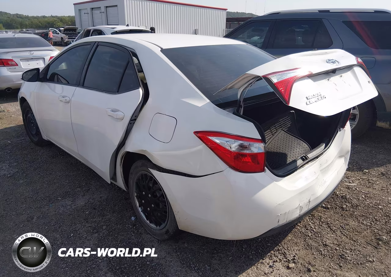 2015 Toyota Corolla Le VIN:5YFBURHE6FP327079 - 3