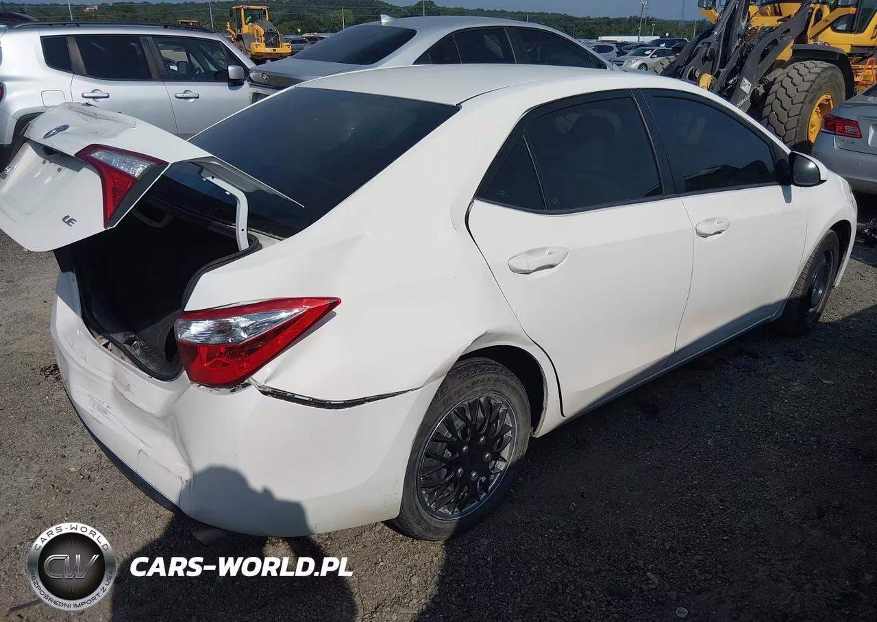 2015 Toyota Corolla Le VIN:5YFBURHE6FP327079 - 4