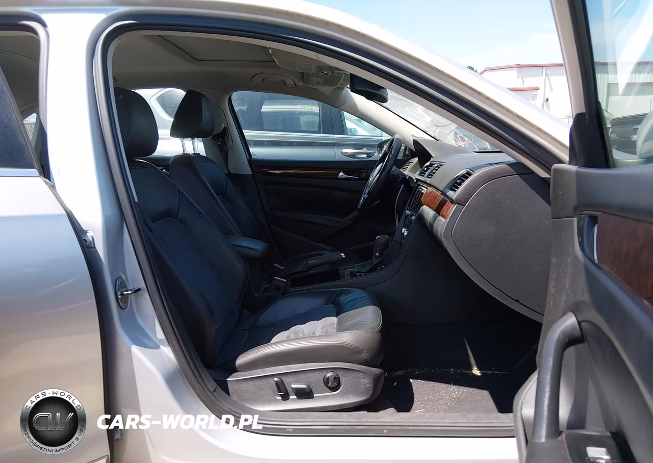 2012 Volkswagen Passat 3.6L V6 Sel Premium VIN:1VWCM7A31CC025735 - 5
