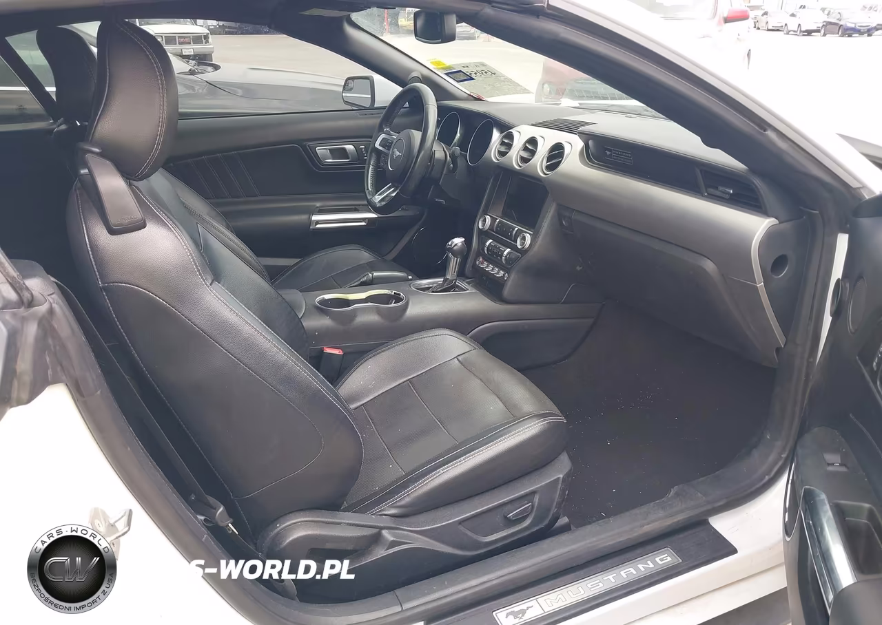 2020 Ford Mustang Ecoboost Premium VIN:1FATP8UH9L5105964 - 5