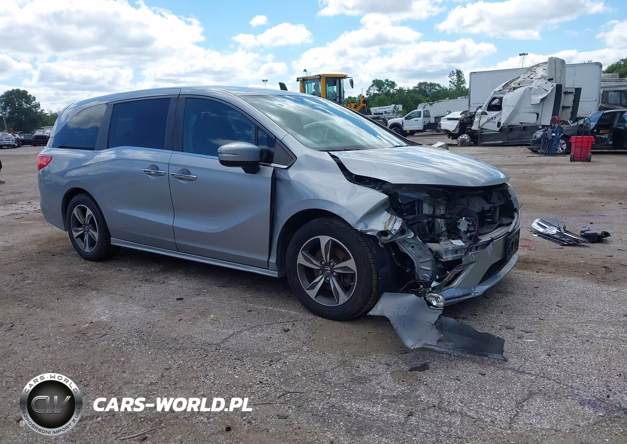 2018 Honda Odyssey Touring VIN:5FNRL6H86JB009056 - 1