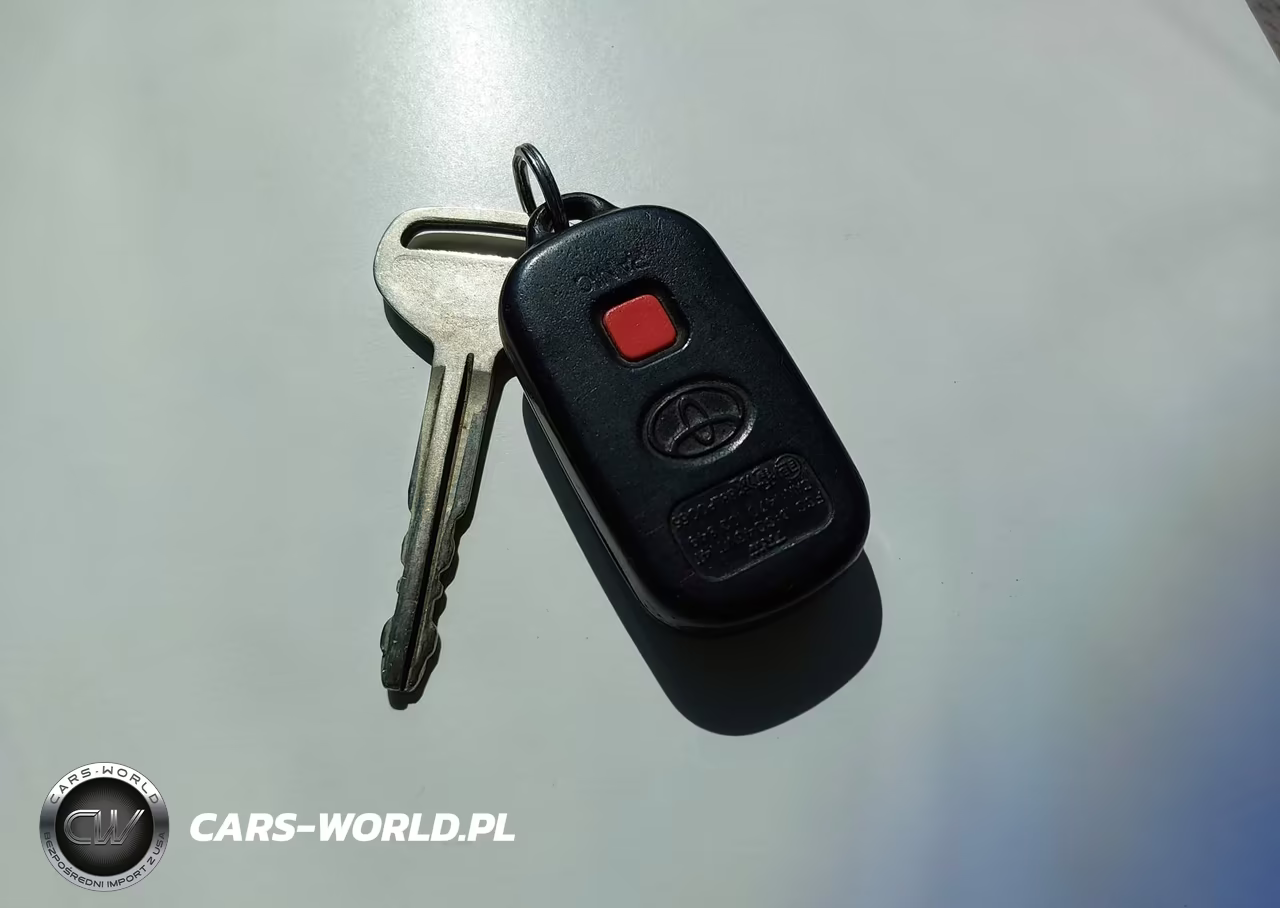 2002 Toyota Camry Le VIN:4T1BE32KX2U560139 - 11