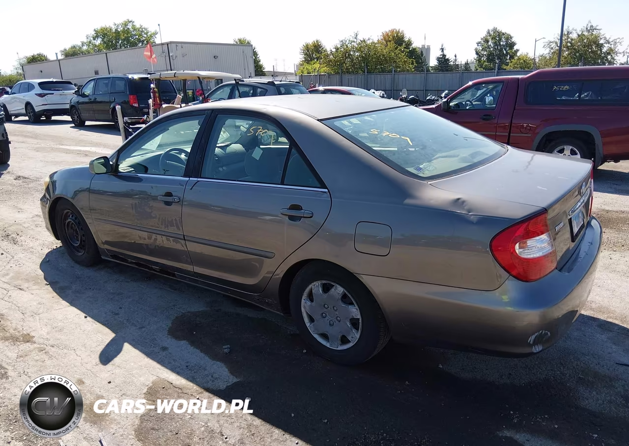 2002 Toyota Camry Le VIN:4T1BE32KX2U560139 - 3
