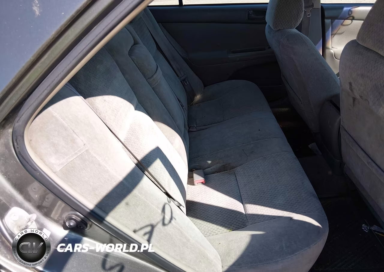 2002 Toyota Camry Le VIN:4T1BE32KX2U560139 - 8