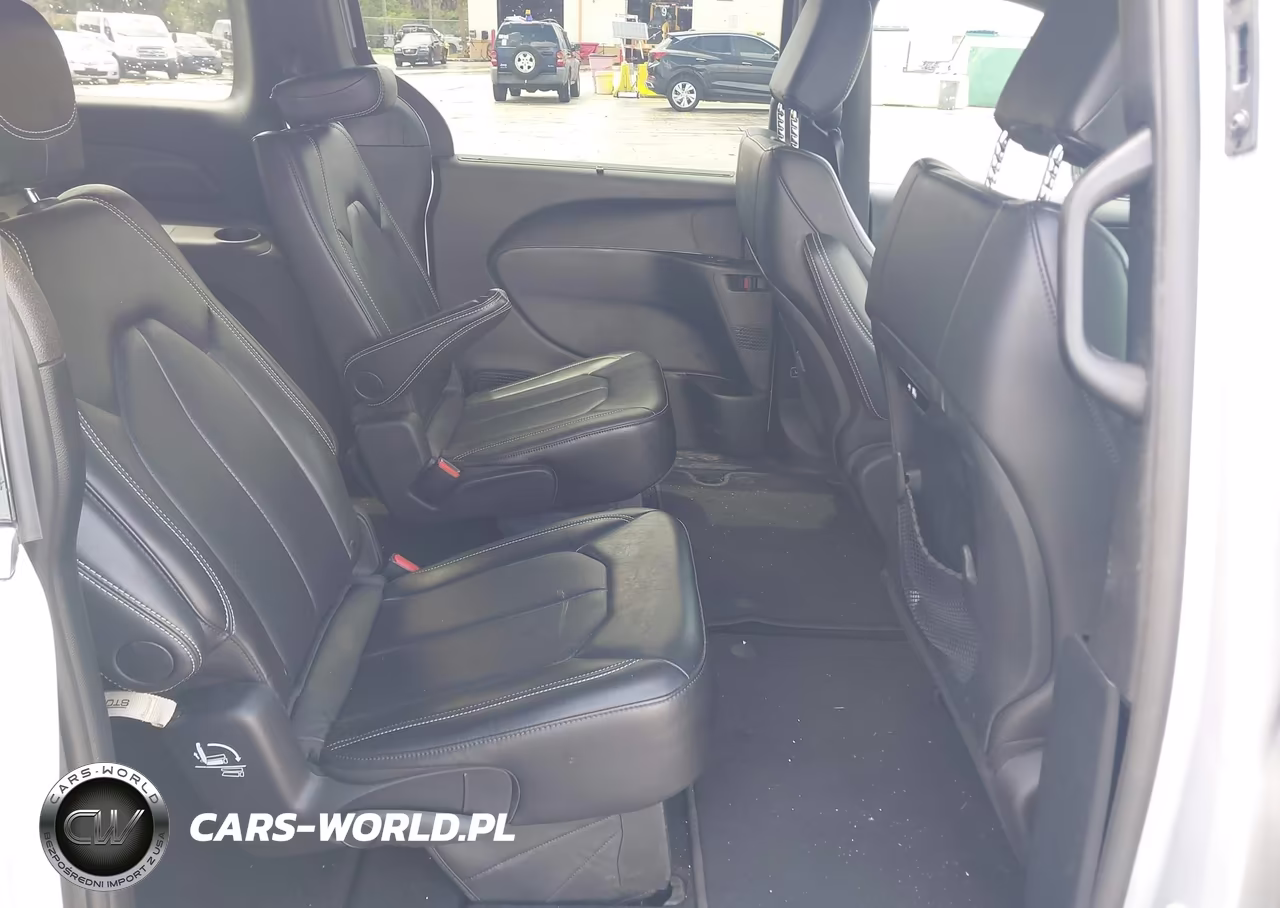 2026 Chrysler Pacifica Select VIN:2C4RC1BG0TR176099 - 8
