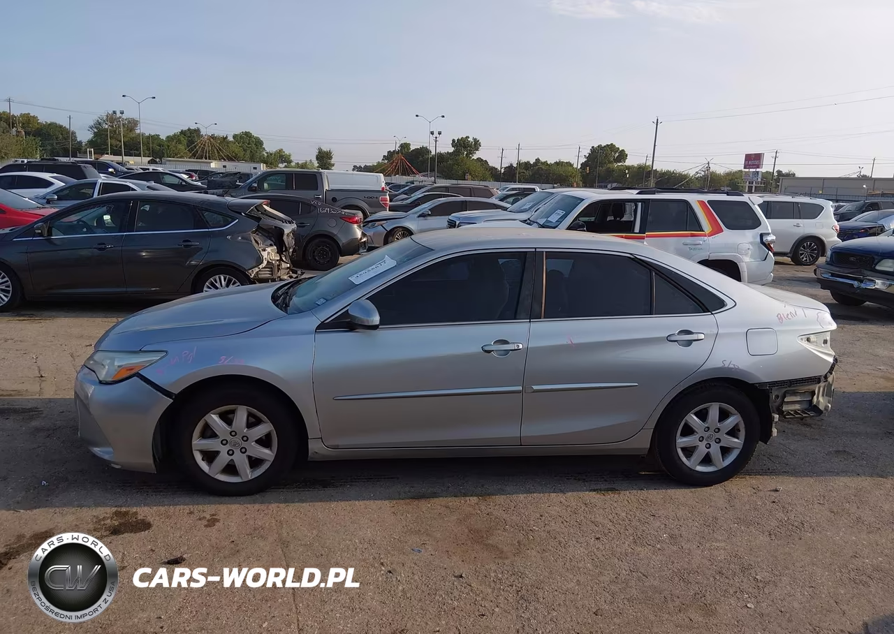 2015 Toyota Camry Le VIN:4T4BF1FK3FR477336 - 14