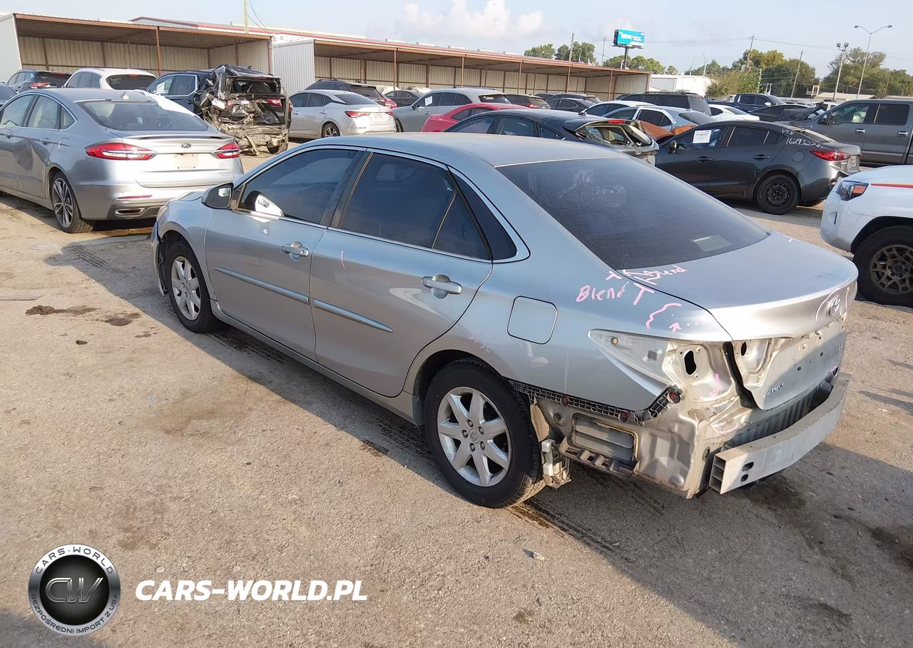 2015 Toyota Camry Le VIN:4T4BF1FK3FR477336 - 3
