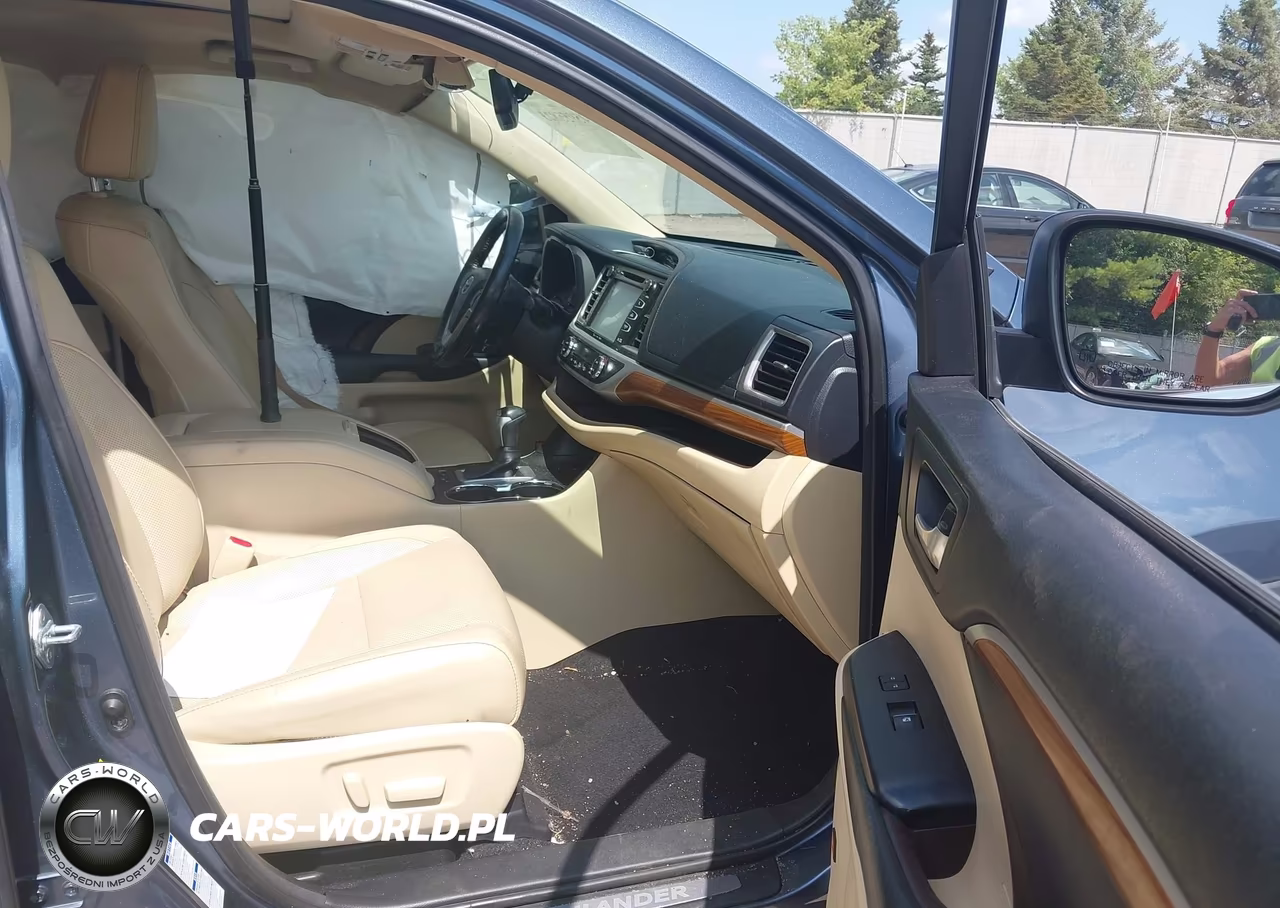 2017 Toyota Highlander Limited Platinum VIN:5TDDZRFH6HS392211 - 5