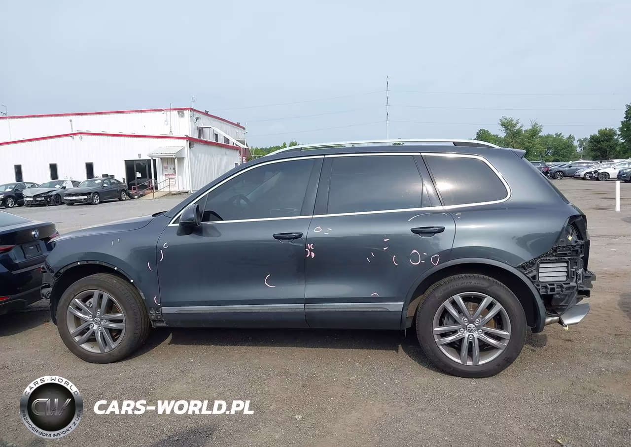 2016 Volkswagen Touareg Vr6 Lux VIN:WVGEF9BP7GD010509 - 14