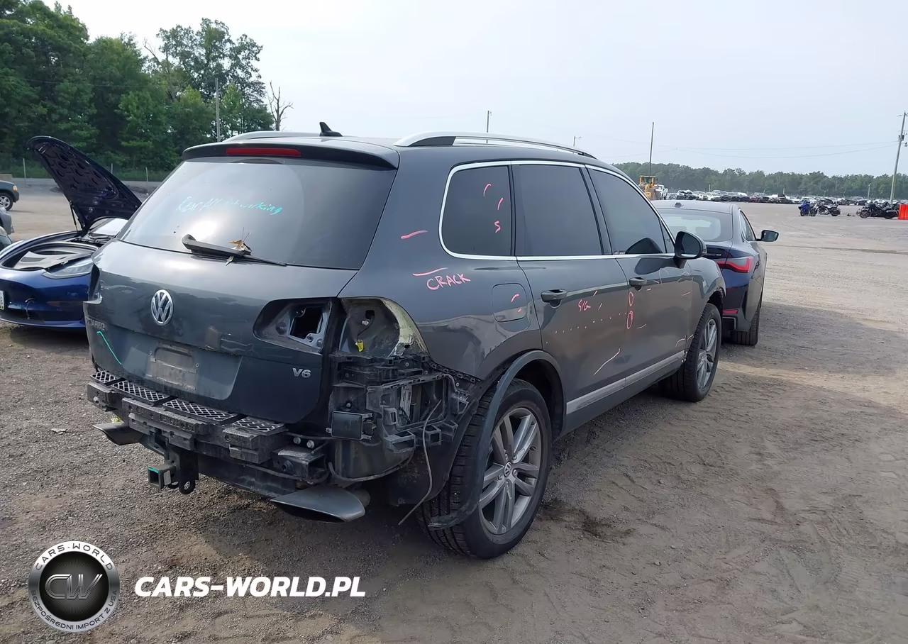 2016 Volkswagen Touareg Vr6 Lux VIN:WVGEF9BP7GD010509 - 4