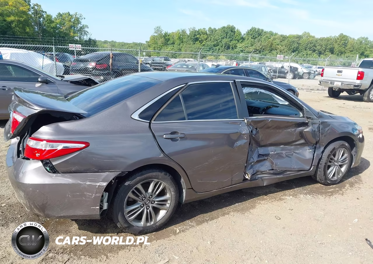 2017 Toyota Camry Se VIN:4T1BF1FK6HU388499 - 6