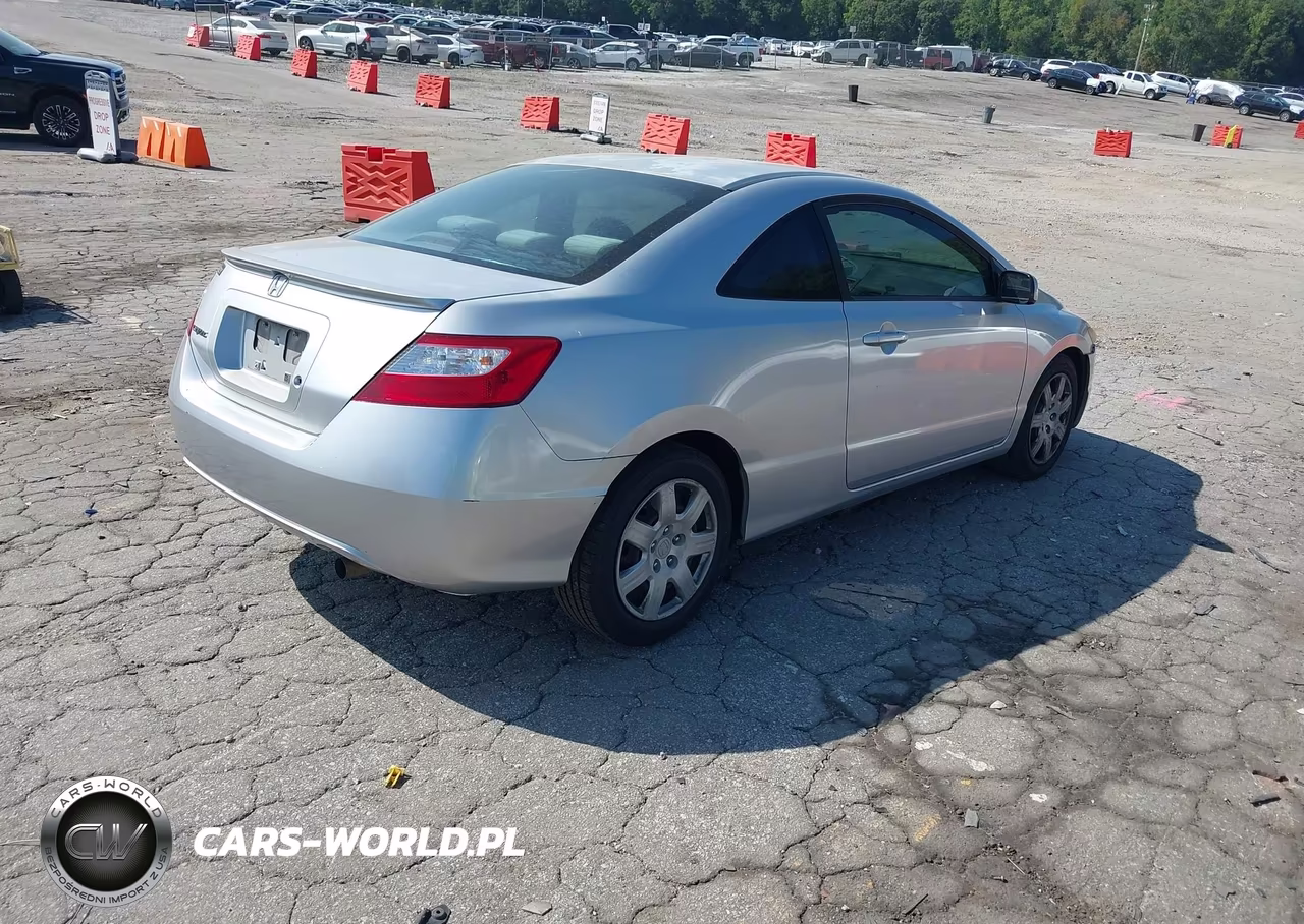 2008 Honda Civic Lx VIN:2HGFG12618H581711 - 4