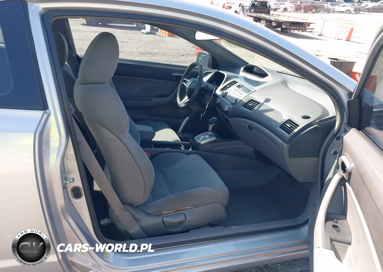 2008 Honda Civic Lx VIN:2HGFG12618H581711 - 5