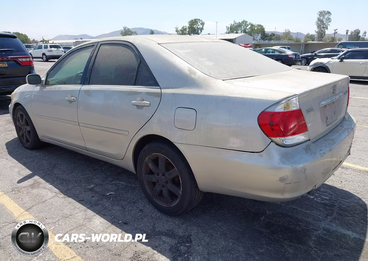 2005 Toyota Camry Le VIN:4T1BE32K35U591754 - 3