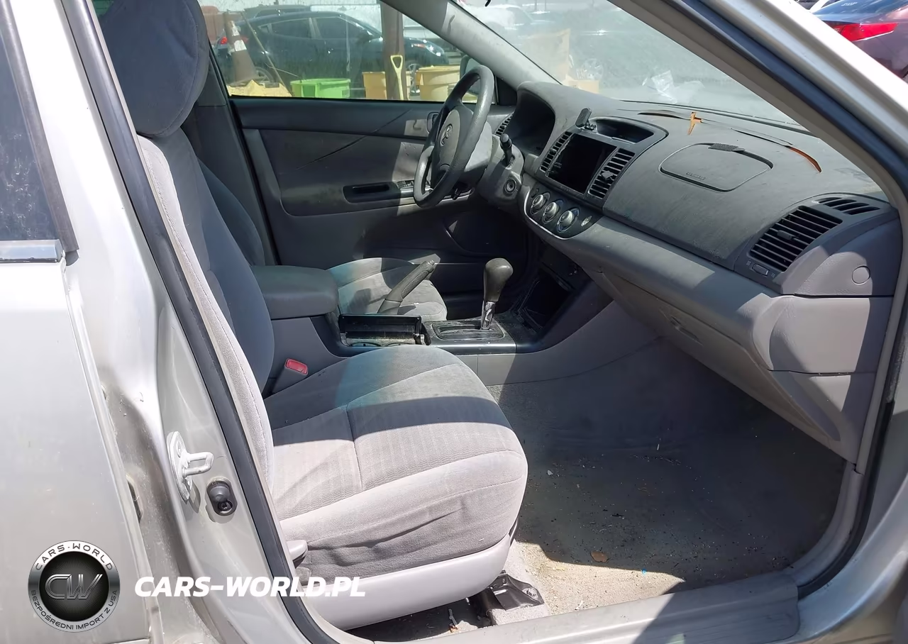 2005 Toyota Camry Le VIN:4T1BE32K35U591754 - 5