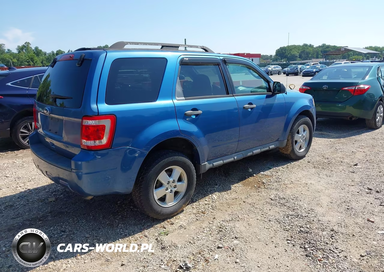 2010 Ford Escape Xlt VIN:1FMCU9D74AKC97112 - 4