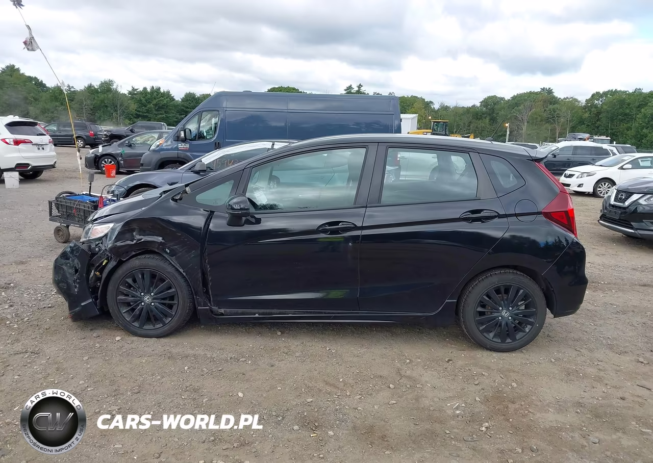 2018 Honda Fit Sport VIN:3HGGK5H63JM710671 - 14