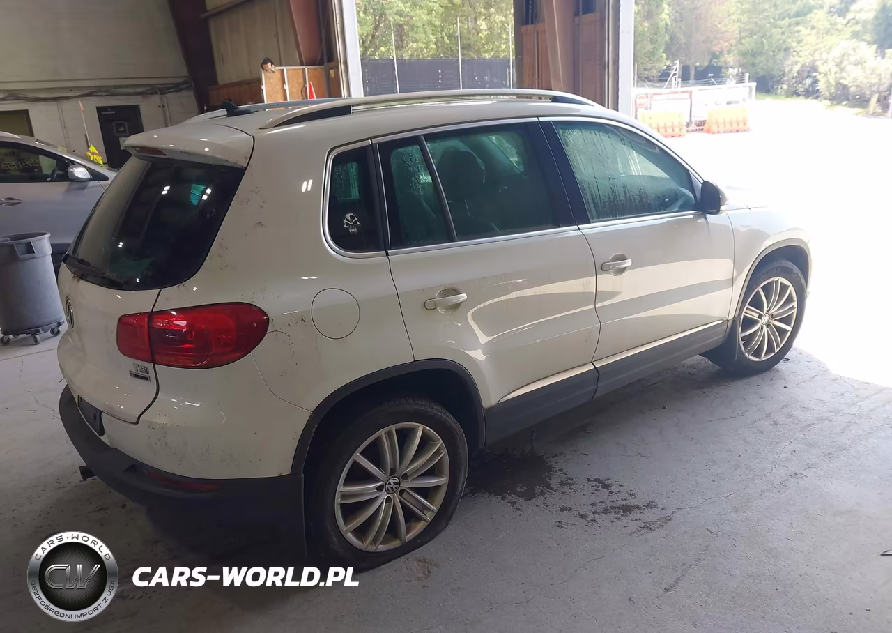 2016 Volkswagen Tiguan Se VIN:WVGBV7AX1GW561471 - 4