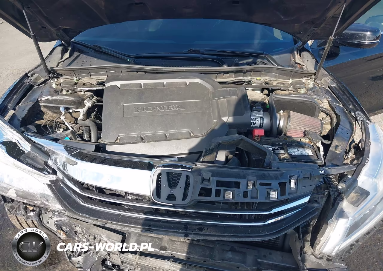 2016 Honda Accord Touring VIN:1HGCR3F90GA004565 - 10