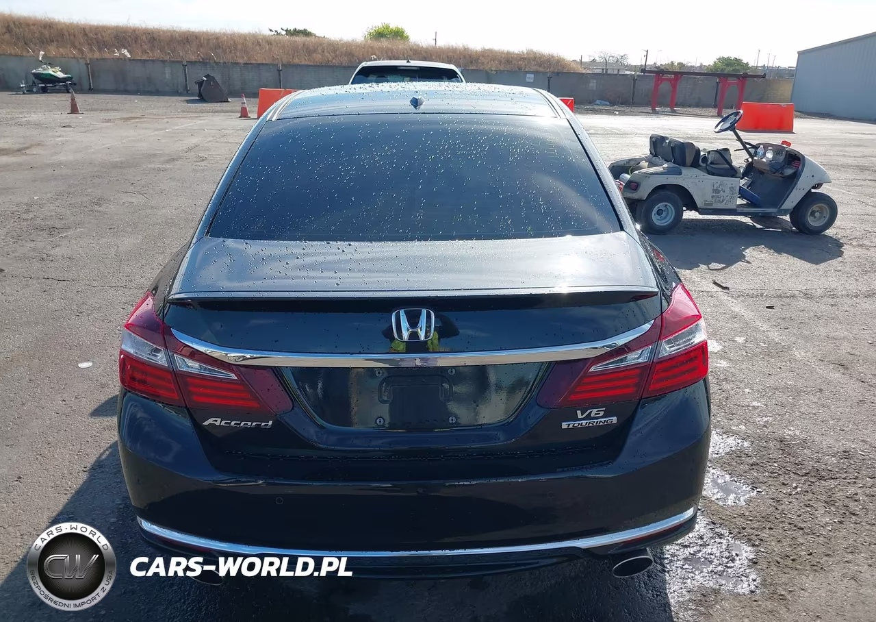 2016 Honda Accord Touring VIN:1HGCR3F90GA004565 - 16