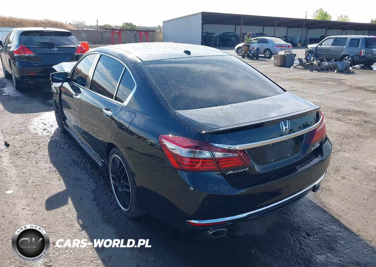2016 Honda Accord Touring VIN:1HGCR3F90GA004565 - 3