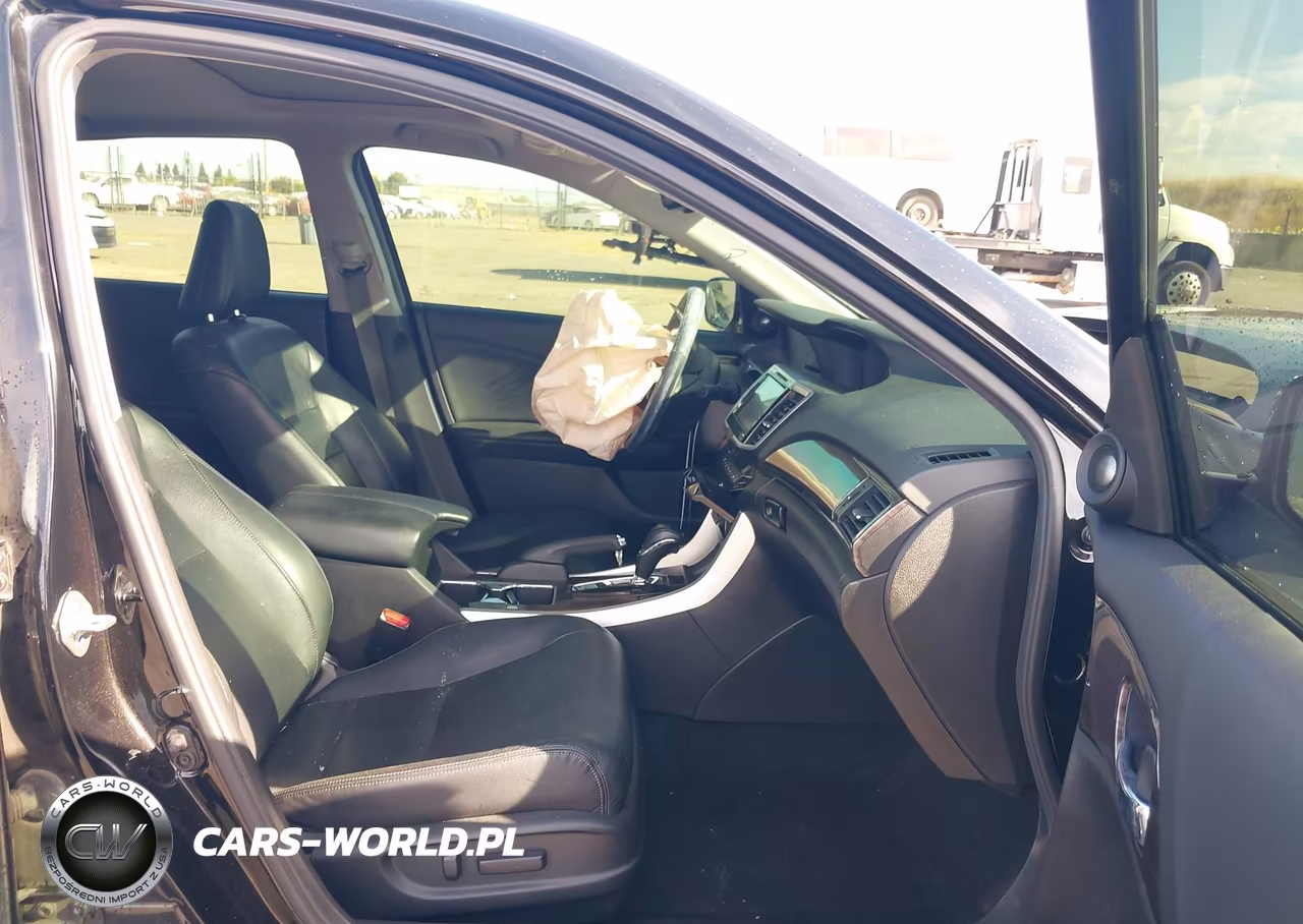 2016 Honda Accord Touring VIN:1HGCR3F90GA004565 - 5