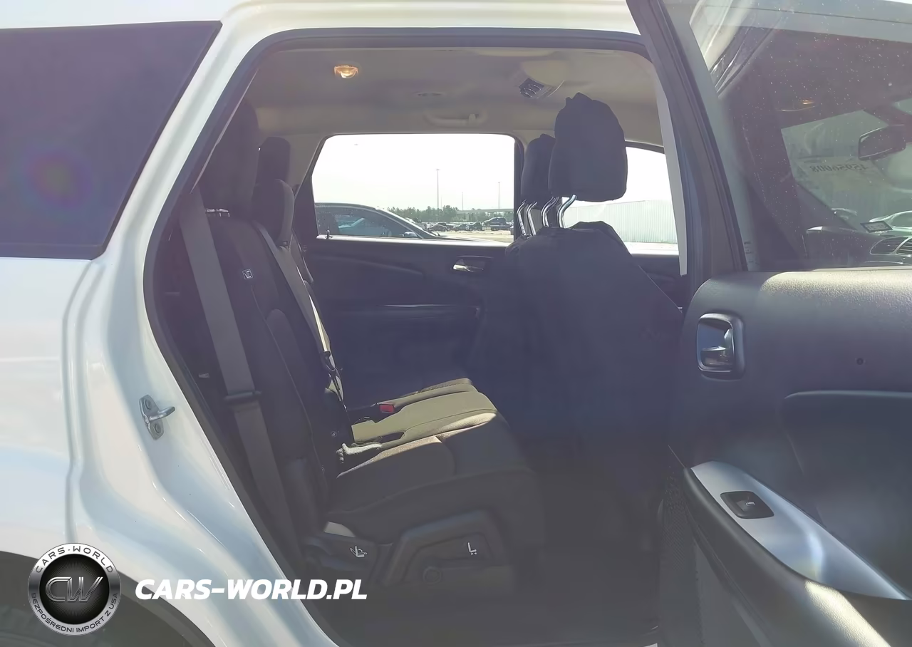 2019 Dodge Journey Se VIN:3C4PDCBB9KT718302 - 8