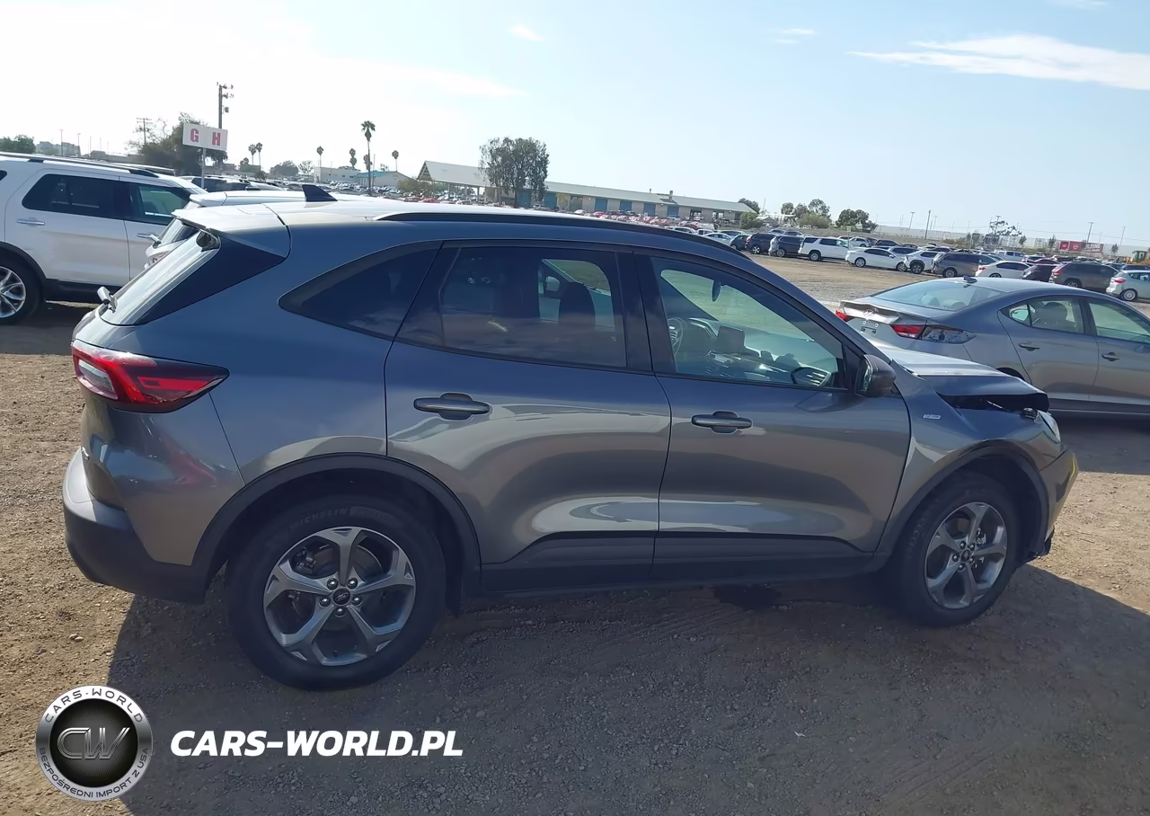 2025 Ford Escape St-Line VIN:1FMCU9MNXSUB35053 - 13