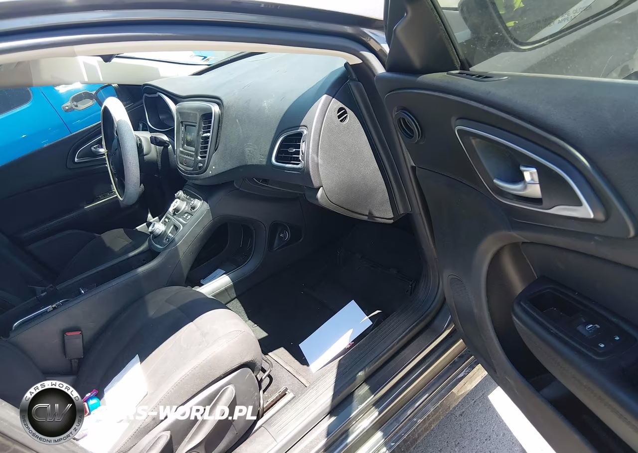 2015 Chrysler 200 Limited VIN:1C3CCCAB7FN596892 - 5