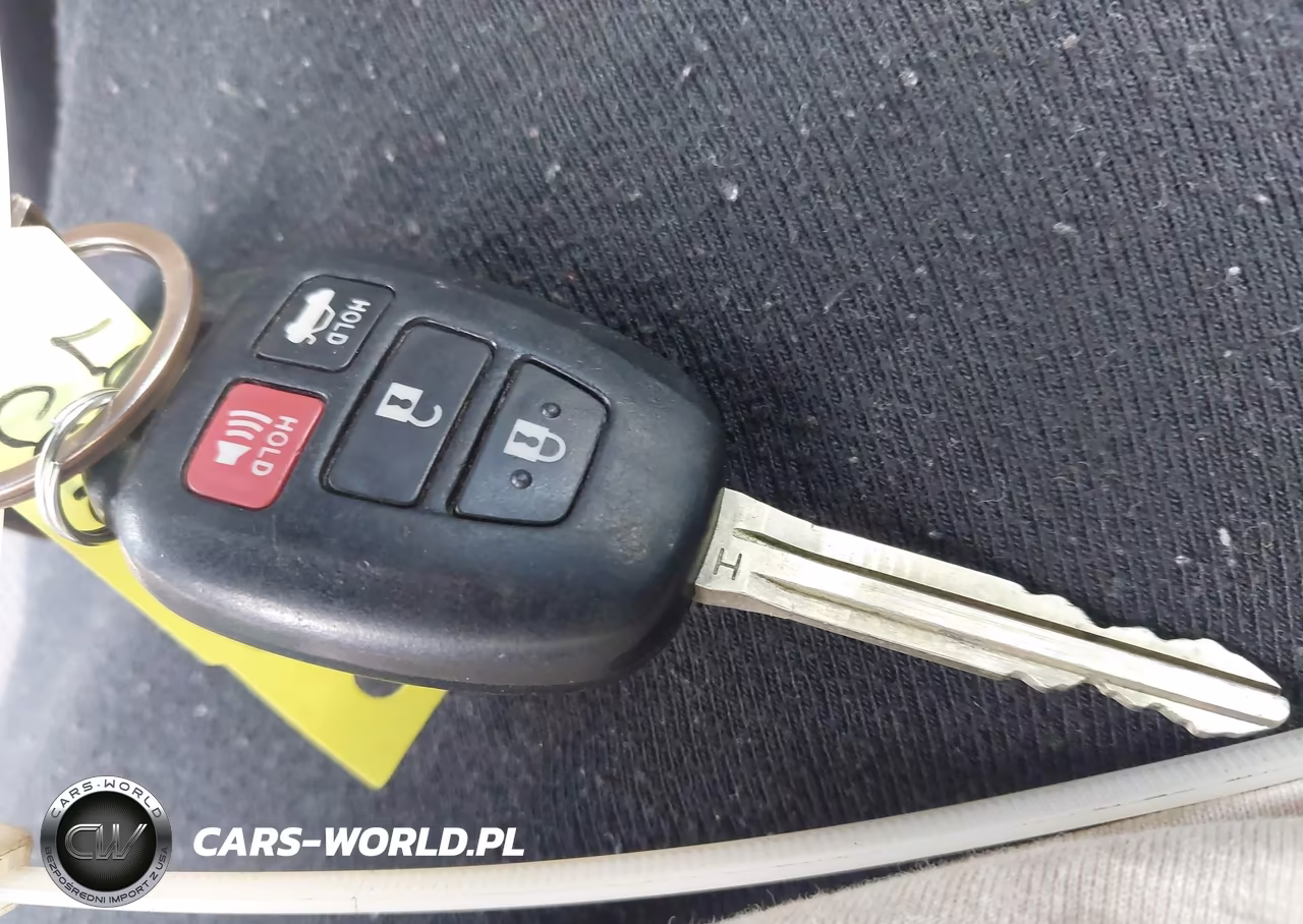 2015 Toyota Corolla S Plus VIN:2T1BURHE2FC260822 - 11