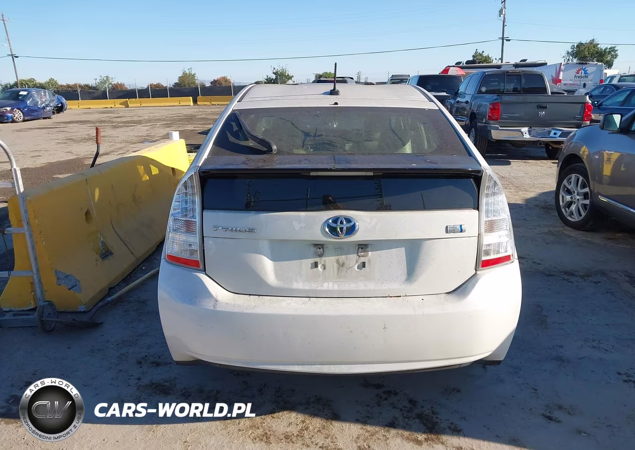 2011 Toyota Prius Two VIN:JTDKN3DUXB5363789 - 16