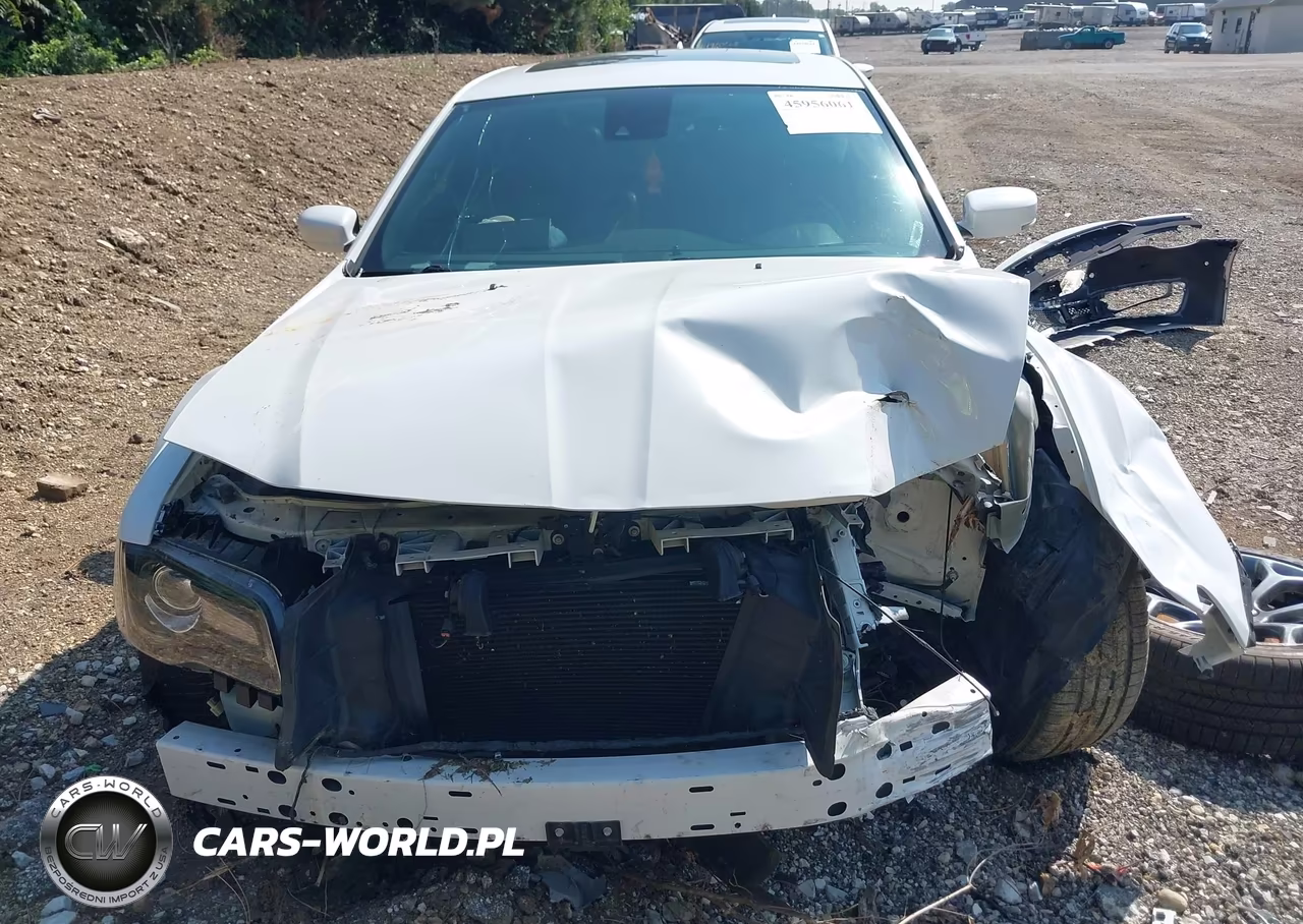 2018 Chrysler 300 VIN:2C3CCABG6JH117684 - 13