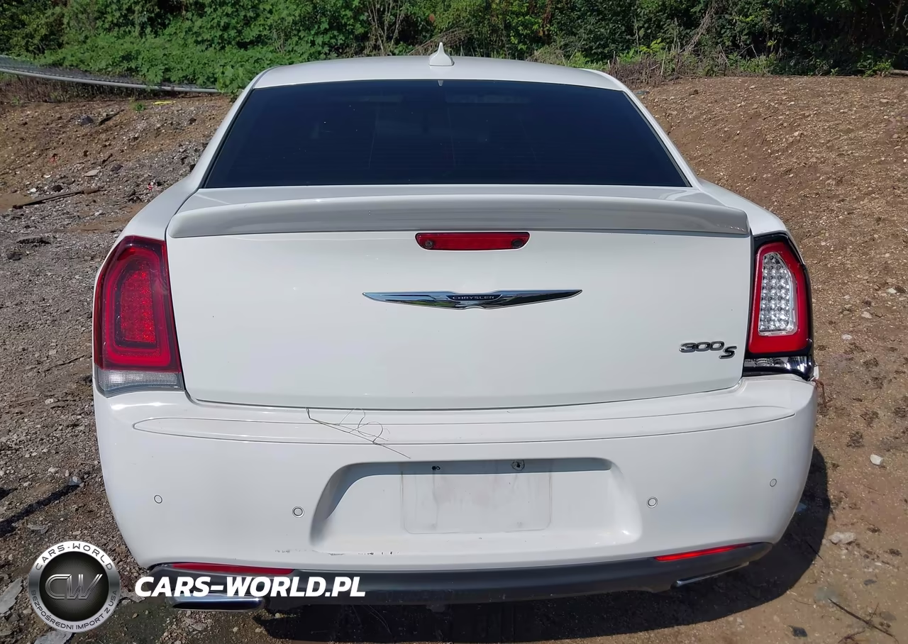 2018 Chrysler 300 VIN:2C3CCABG6JH117684 - 17