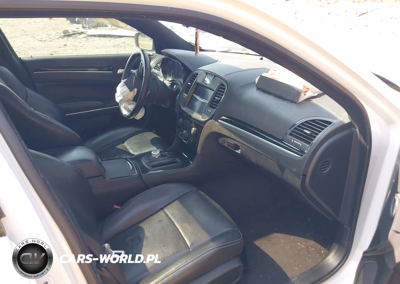 2018 Chrysler 300 VIN:2C3CCABG6JH117684 - 5