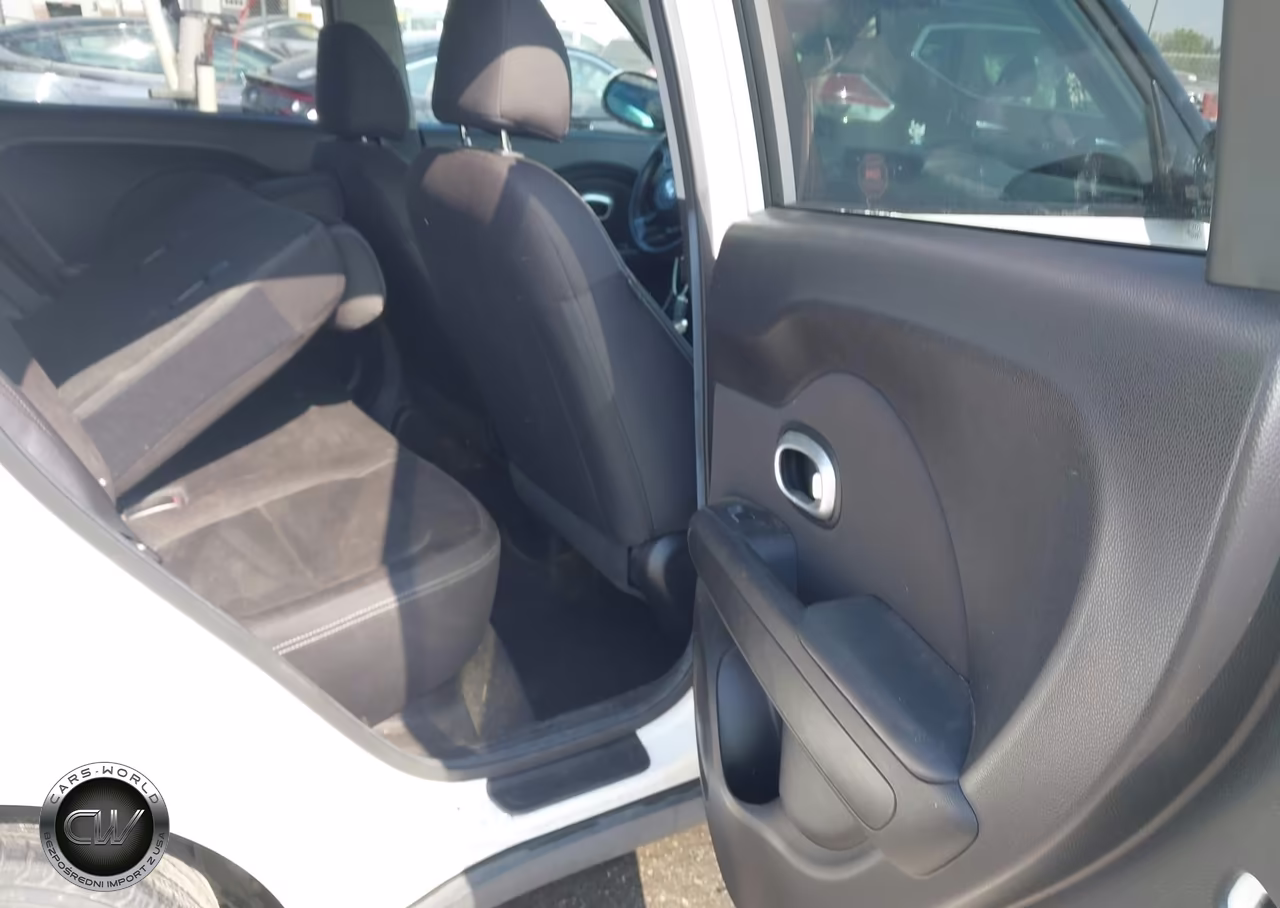 2018 Kia Soul VIN:KNDJN2A22J7523188 - 8