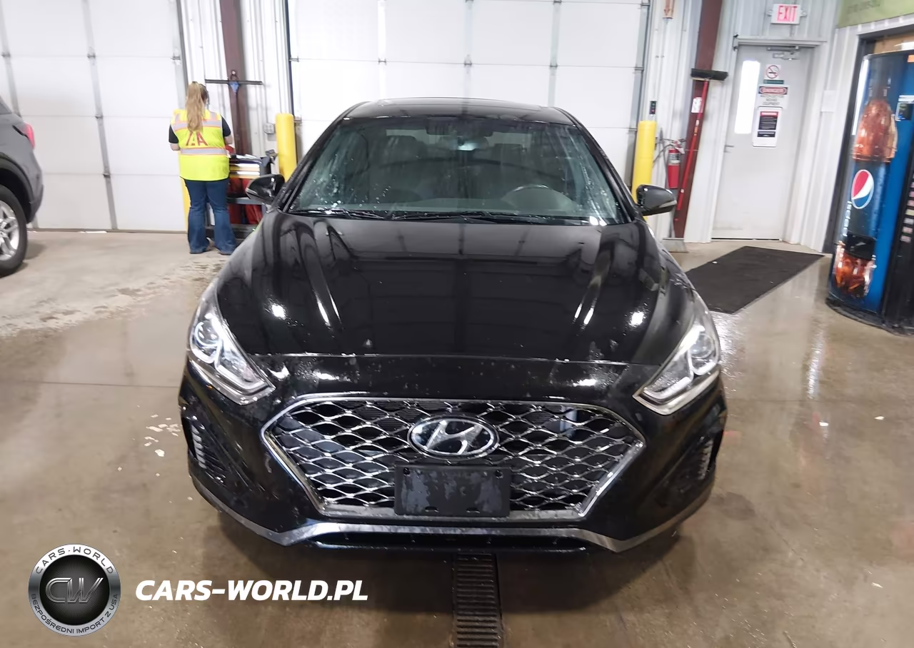 2018 Hyundai Sonata Sport VIN:5NPE34AF1JH672550 - 12