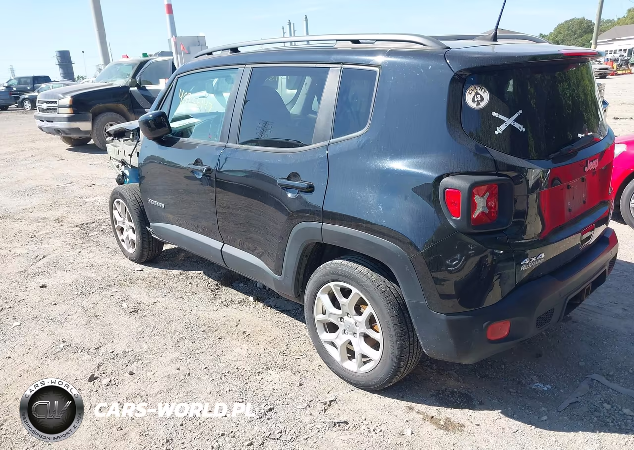 2018 Jeep Renegade Latitude 4X4 VIN:ZACCJBBB4JPH39923 - 3