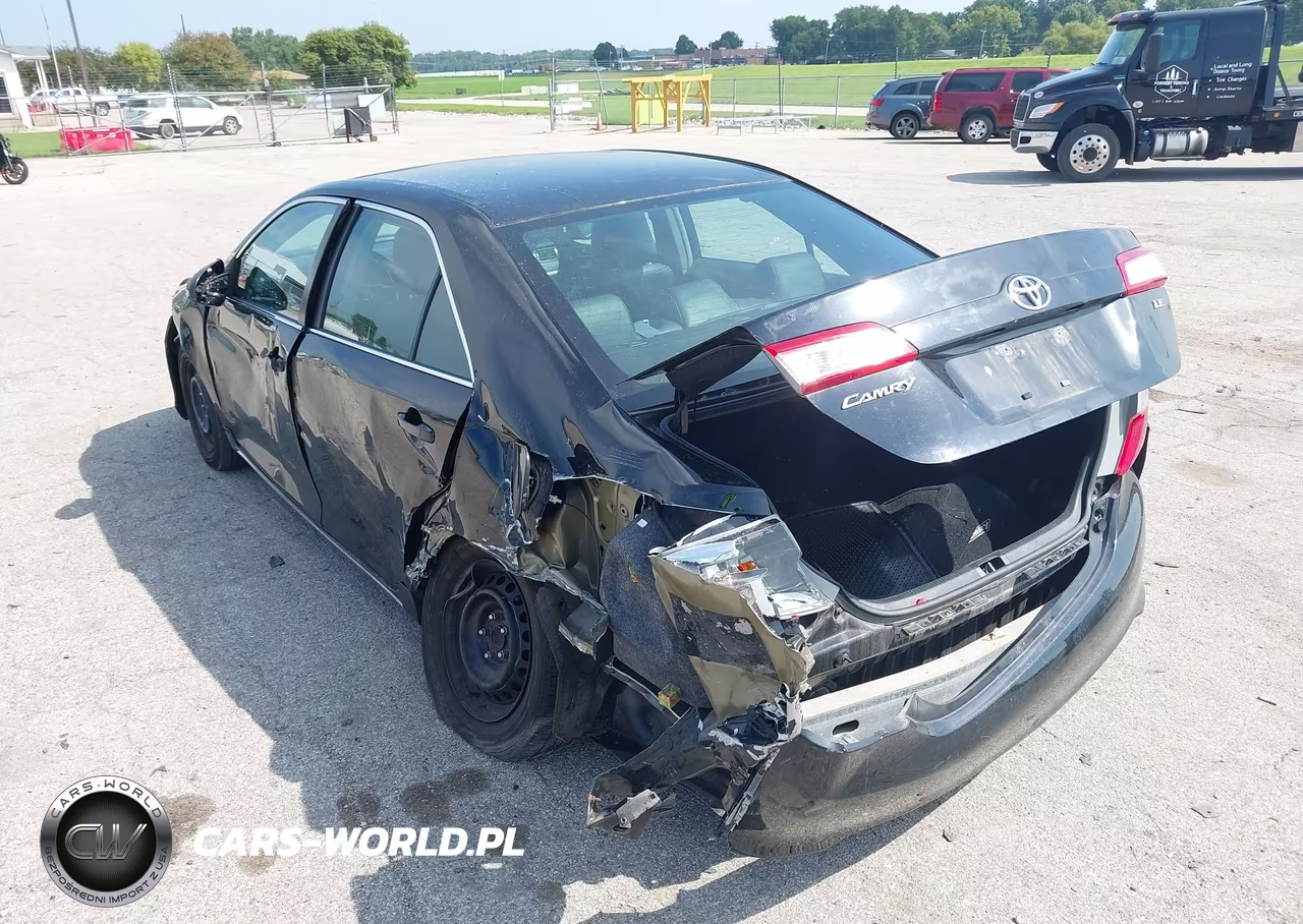 2013 Toyota Camry Le VIN:4T4BF1FK5DR299796 - 3