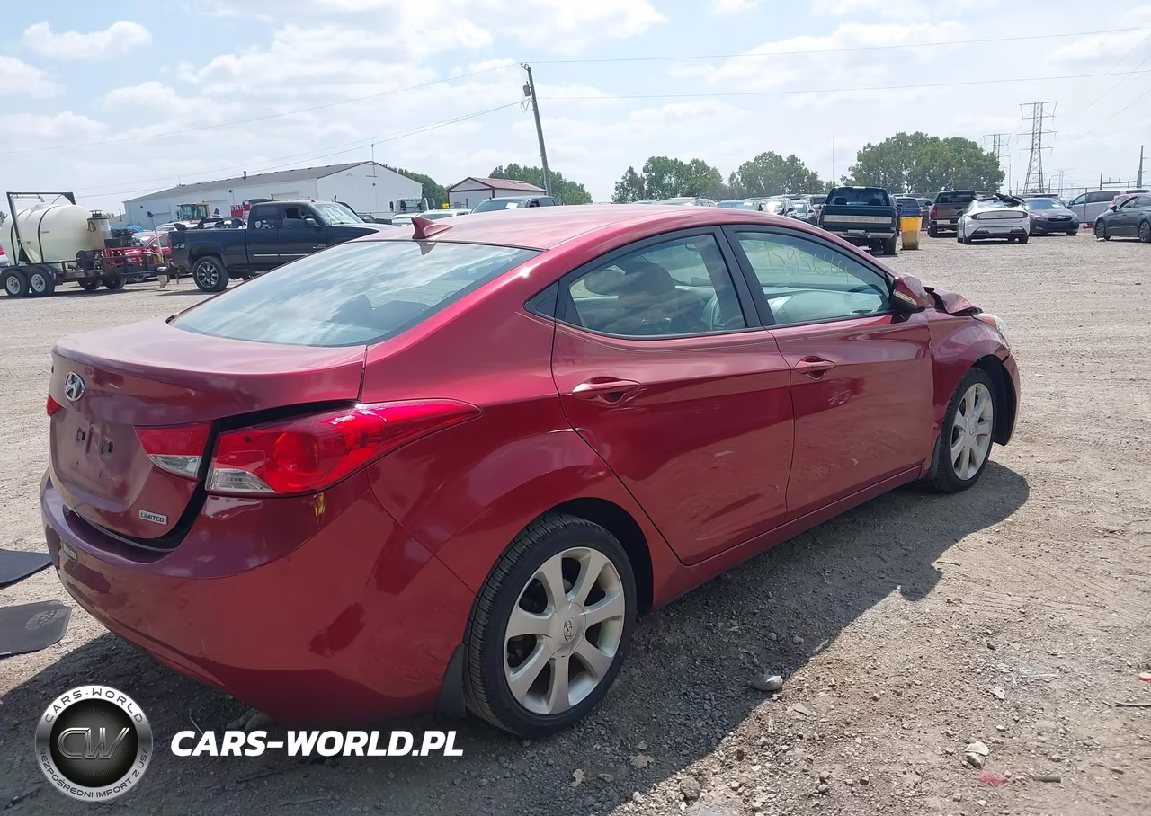 2013 Hyundai Elantra Limited VIN:5NPDH4AE4DH286696 - 4