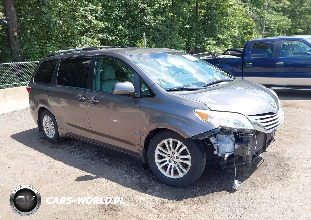 2016 Toyota Sienna Xle 8 Passenger – zdjęcie 1 z 17